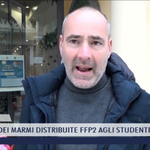 2022-01-06 VERSILIA - A FORTE DEI MARMI DISTRIBUITE FFP2 AGLI STUDENTI