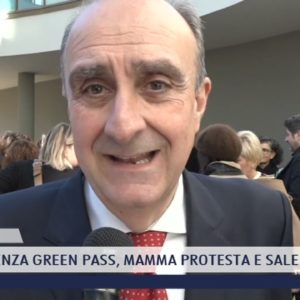 2022-01-25 GAVORRANO (GR) - FIGLIO SENZA GREEN PASS, MAMMA PROTESTA E SALE SU TORRE