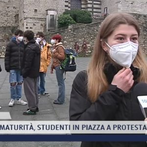 2022-02-04 PRATO - ESAMI DI MATURITÀ, STUDENTI IN PIAZZA A PROTESTARE