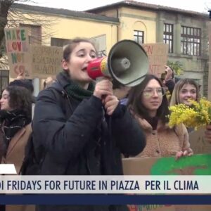 2023-03-03 PISTOIA - I RAGAZZI DI FRIDAYS FOR FUTURE IN PIAZZA  PER IL CLIMA